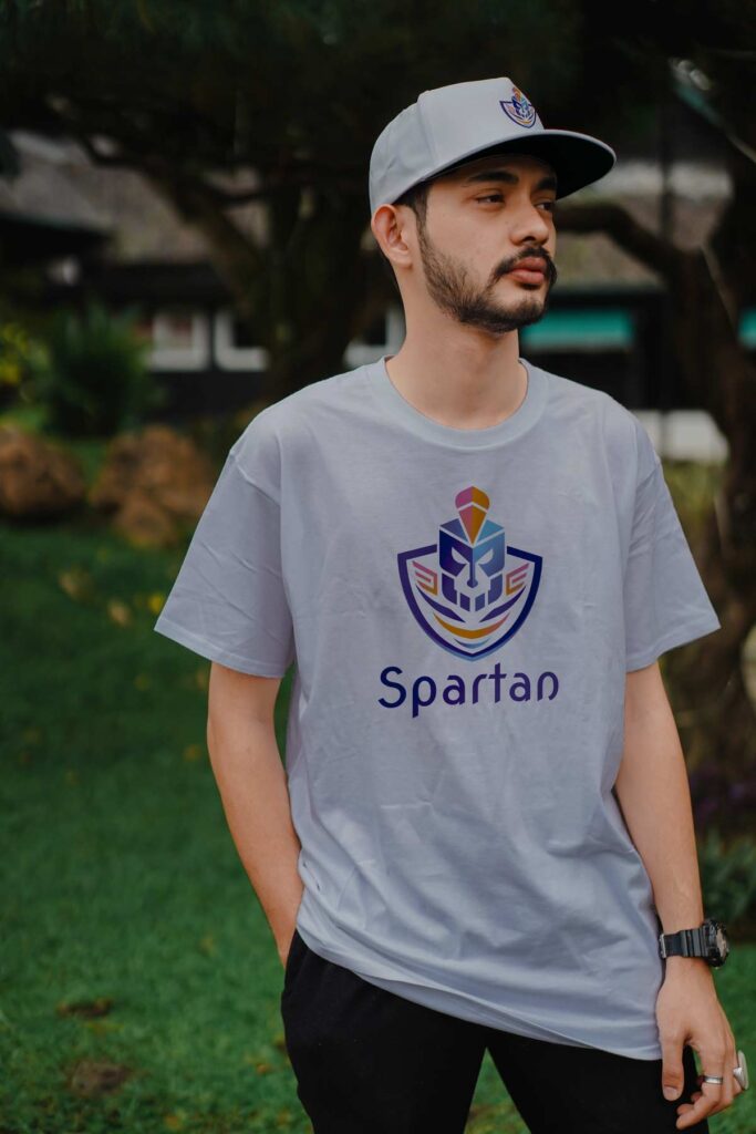 mockup-camiseta-y-gorra